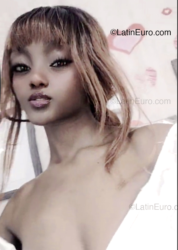 Date this foxy Colombia girl Dayan from Cali CO33103