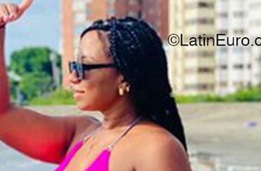 Date this young Colombia girl Laura from Cartagena CO33542