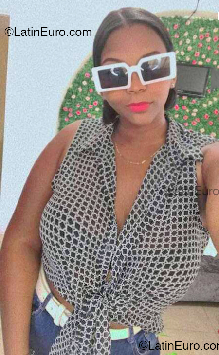 Date this gorgeous Dominican Republic girl Dilenia from Santiago DO53889