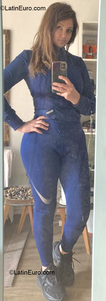 Date this funny Chile girl Isabel from Santiago CL432