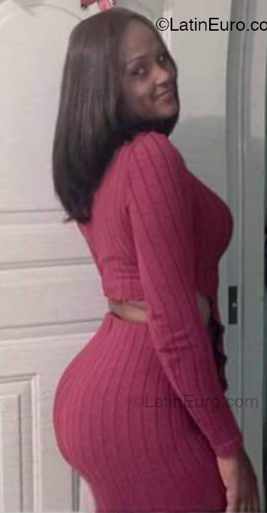 Date this fun Dominican Republic girl Aris from Santo Domingo DO53914