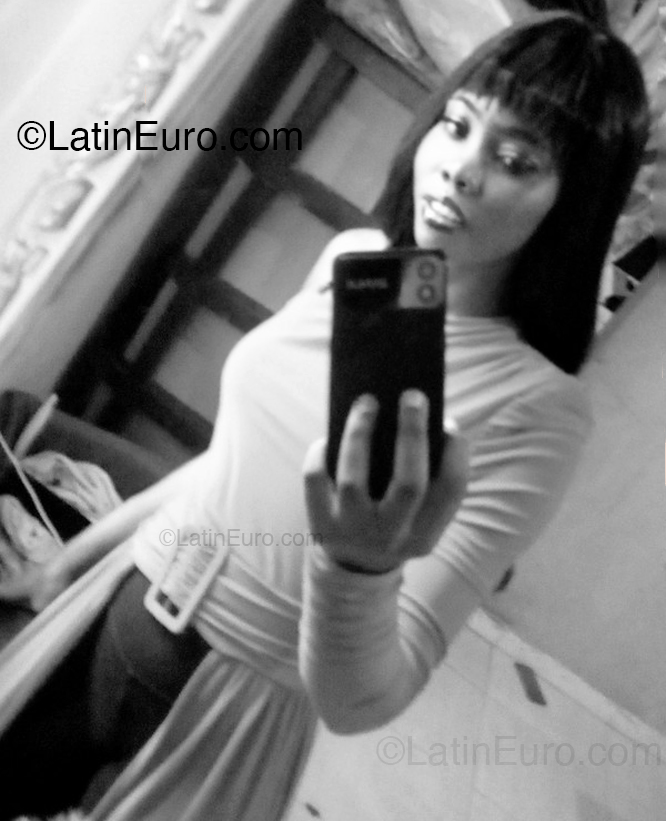 Date this happy Dominican Republic girl Mika from Punta Cana DO53921