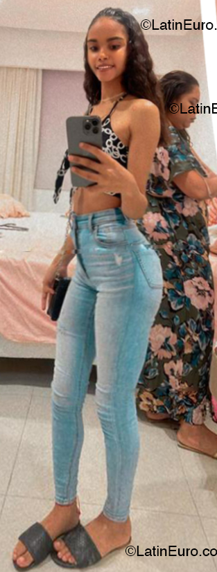 Date this charming Dominican Republic girl Bella from Santo Domingo DO53955