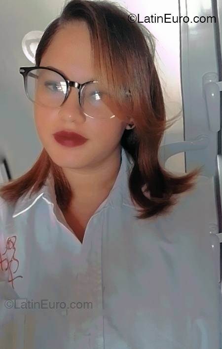 Date this funny Dominican Republic girl Gabriela from Santiago DO54027