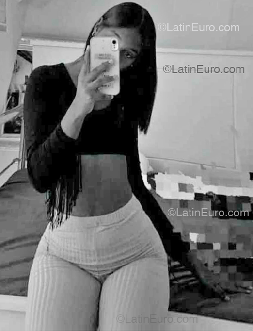 Date this fun Dominican Republic girl Le from Santo Domingo DO54037
