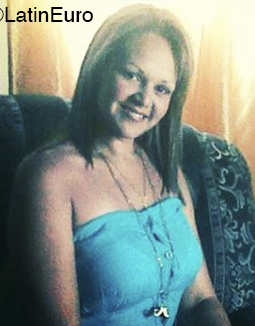 Date this attractive Venezuela girl Tayris from Venezuela VE5113