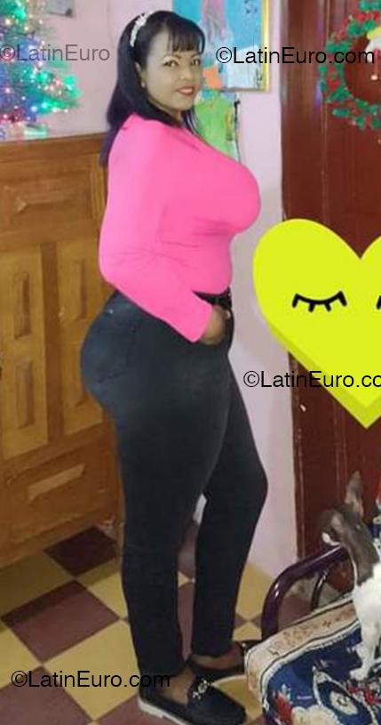 Date this hot Colombia girl Yura from Bogota CO33615