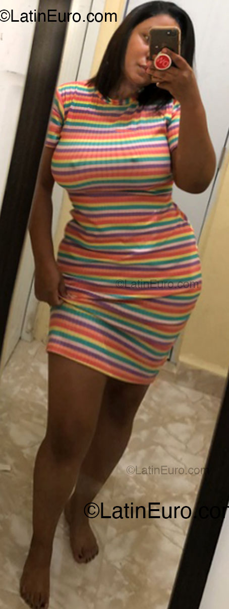 Date this happy Dominican Republic girl Maria from Santiago DO54480