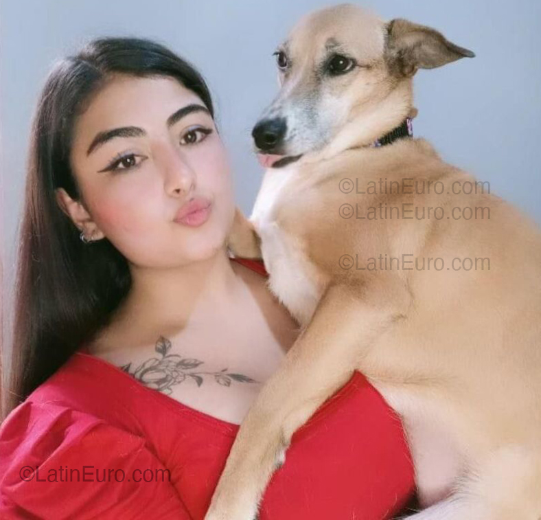 Date this exotic Colombia girl Maria from Bogota CO33262