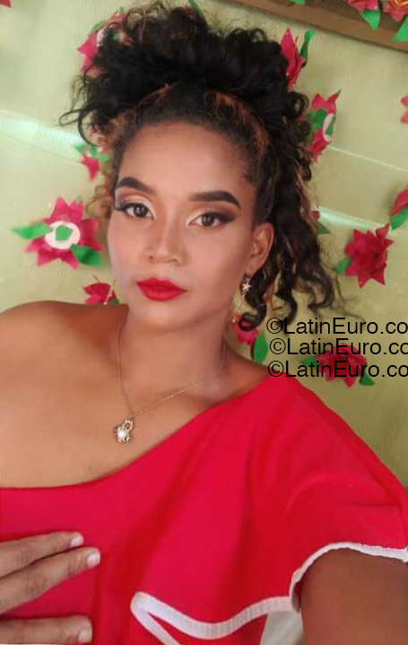 Date this lovely Colombia girl Aranza from Caratagena CO33323