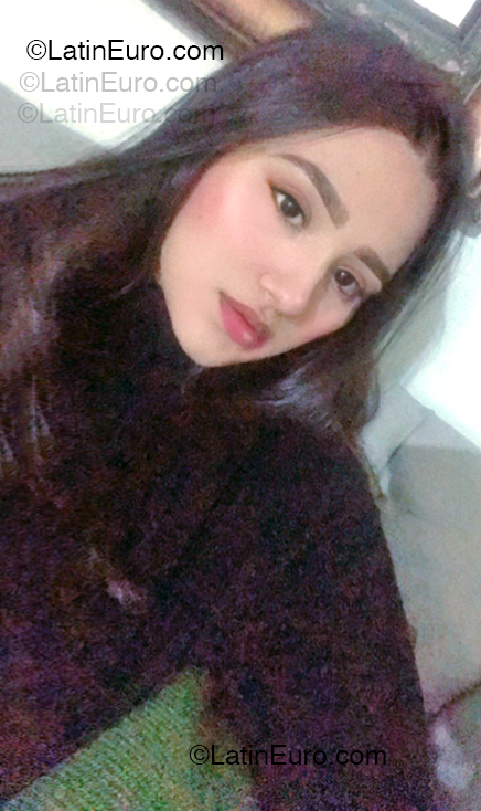 Date this sultry Dominican Republic girl Ely from Santo Domingo DO54984