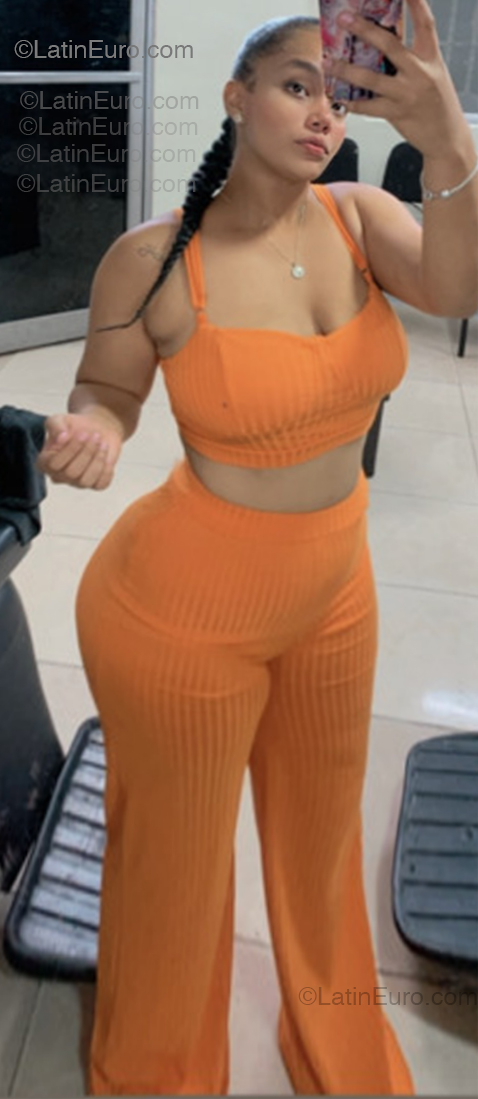 Date this young Dominican Republic girl Yessica from Santos Domingo DO55027