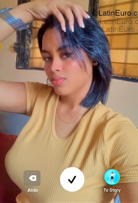 Date this lovely Dominican Republic girl Carolina from Santo Domgino DO55088