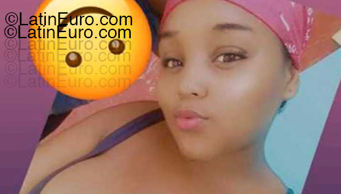 Date this voluptuous Dominican Republic girl Yelizabeth from Santo Domingo DO55155