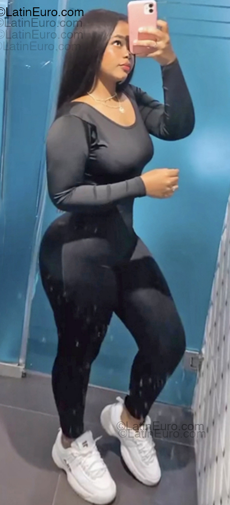 Date this foxy Dominican Republic girl Mar from San Juan DO55160