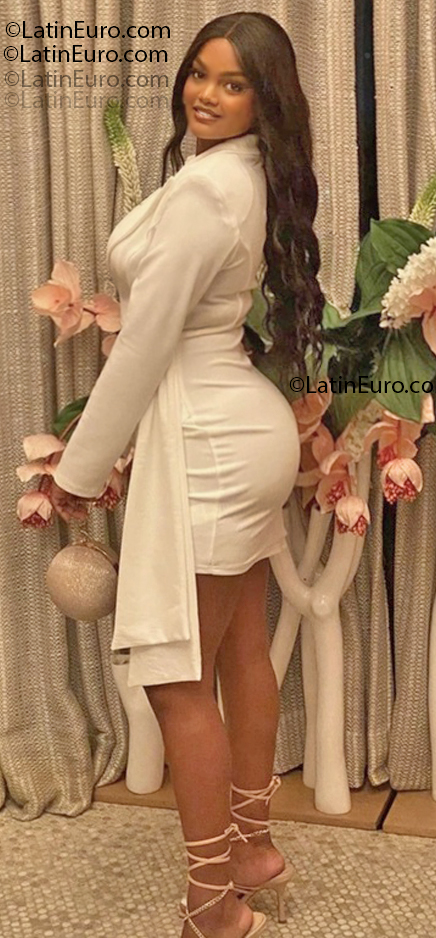 Date this delightful Dominican Republic girl Laura from Santo Domingo DO55203