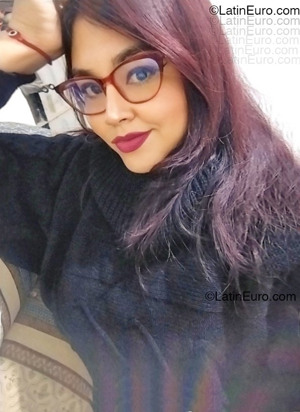 Date this charming United States girl Fabi from  PE2144