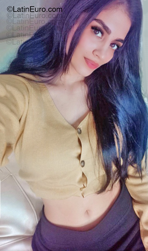 Date this tall Colombia girl PAULA from Cali CO33540