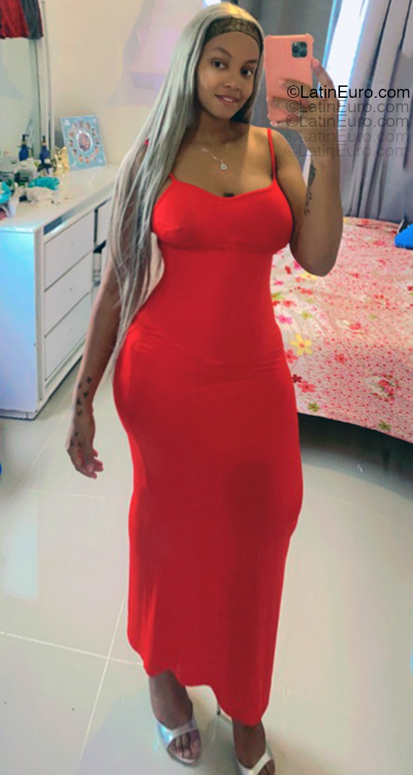 Date this sultry Dominican Republic girl Mayelin Mejia from Santo Domingo DO55214