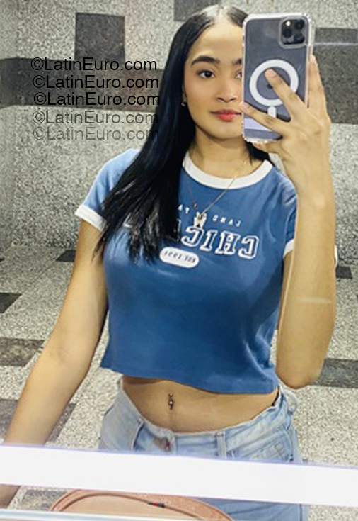 Date this attractive Peru girl Mariagni from Lima PE2148