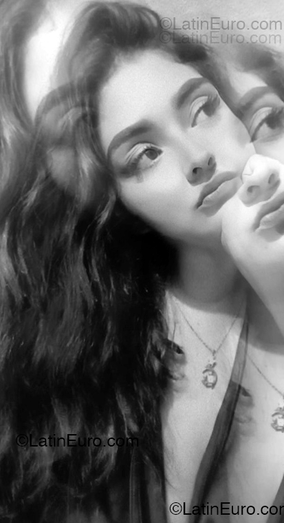 Date this gorgeous Colombia girl Dannie from Cali CO33400