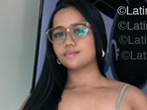 Date this funny Dominican Republic girl Cris from Santiago DO55249