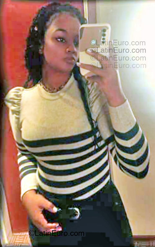Date this passionate Dominican Republic girl Adza from Santo Domingo DO55250