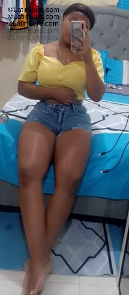Date this good-looking Dominican Republic girl Mari from Santo Domingo DO55255