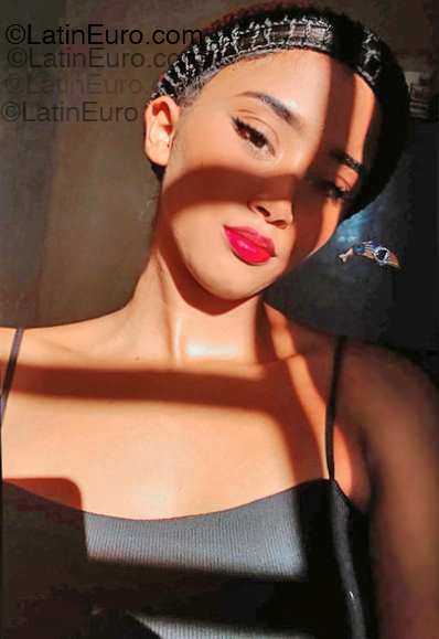 Date this attractive Dominican Republic girl Elena from Santo Domingo DO55261