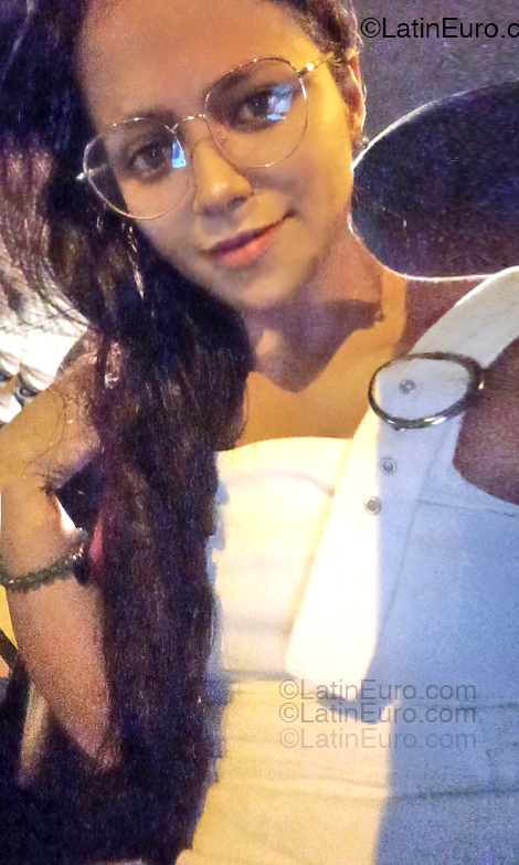 Date this foxy Peru girl Daniie from Lima PE2149