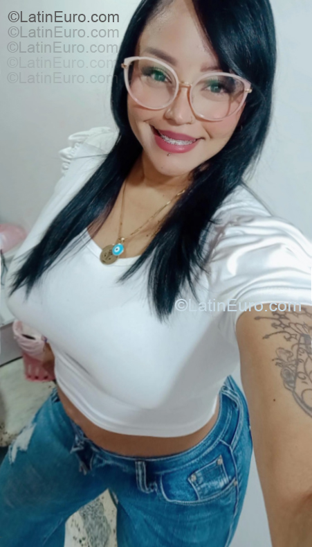 Date this young Colombia girl Nohemi from Cucuta CO33433