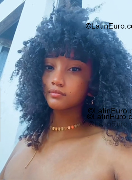 Date this stunning Brazil girl Adriele from Feira De Santana BR12380
