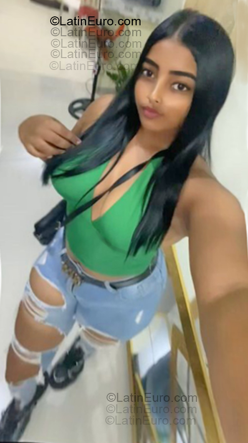 Date this hard body Dominican Republic girl Angie from La Romana DO55345