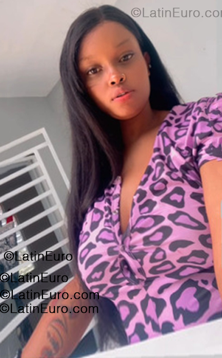 Date this funny Dominican Republic girl Alezandra from Santo Domingo DO55397