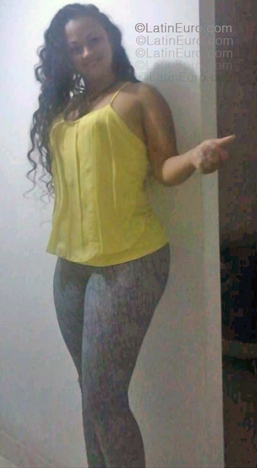 Date this delightful Colombia girl Patricia from Cali CO33470
