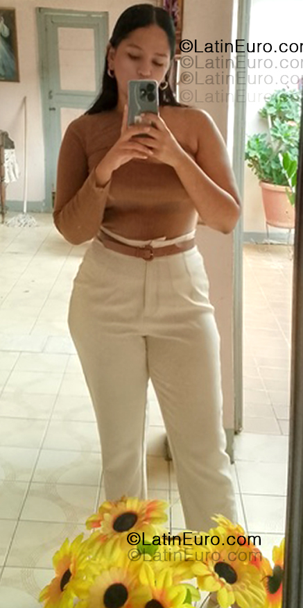 Date this foxy Venezuela girl Maria from Coro VE5344