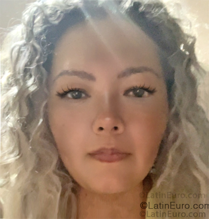 Date this nice looking Colombia girl Andrea from Cota CO33472