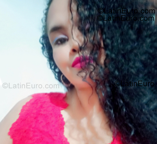 Date this sultry Colombia girl Lis from Medellin CO33473