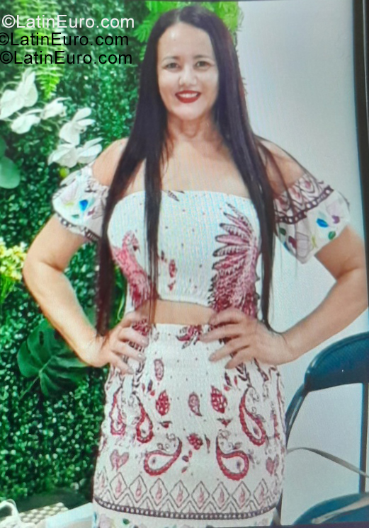 Date this tall Brazil girl Milah from Brasil BR12384