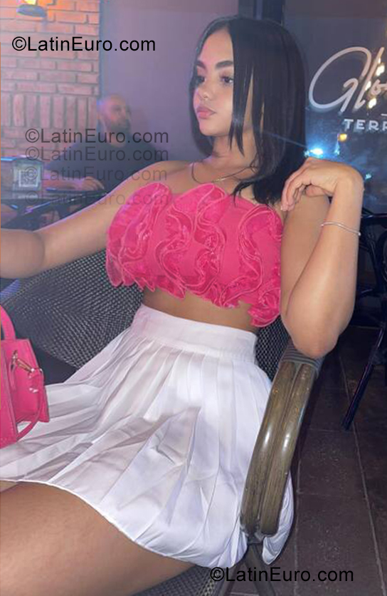 Date this gorgeous Dominican Republic girl Neny from Santo Domingo DO55433