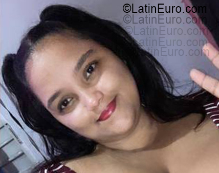 Date this athletic Dominican Republic girl Michel from Santo Domingo DO55463