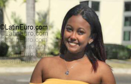 Date this funny Dominican Republic girl Carolyn Gonzalez from Punta Cana DO55464