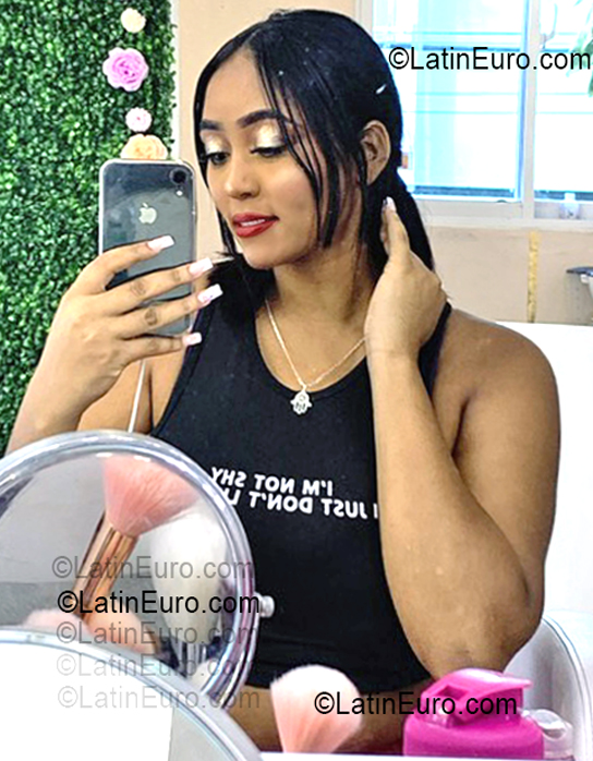Date this georgeous Dominican Republic girl Arleny from Santiago DO55471