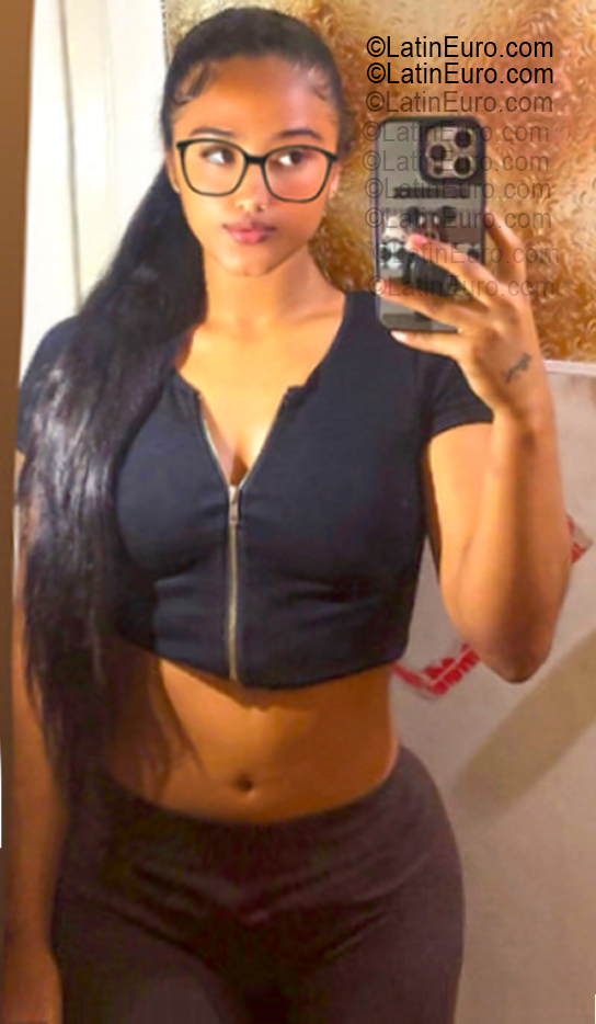 Date this exotic Colombia girl Eleanis from Turbo CO33479