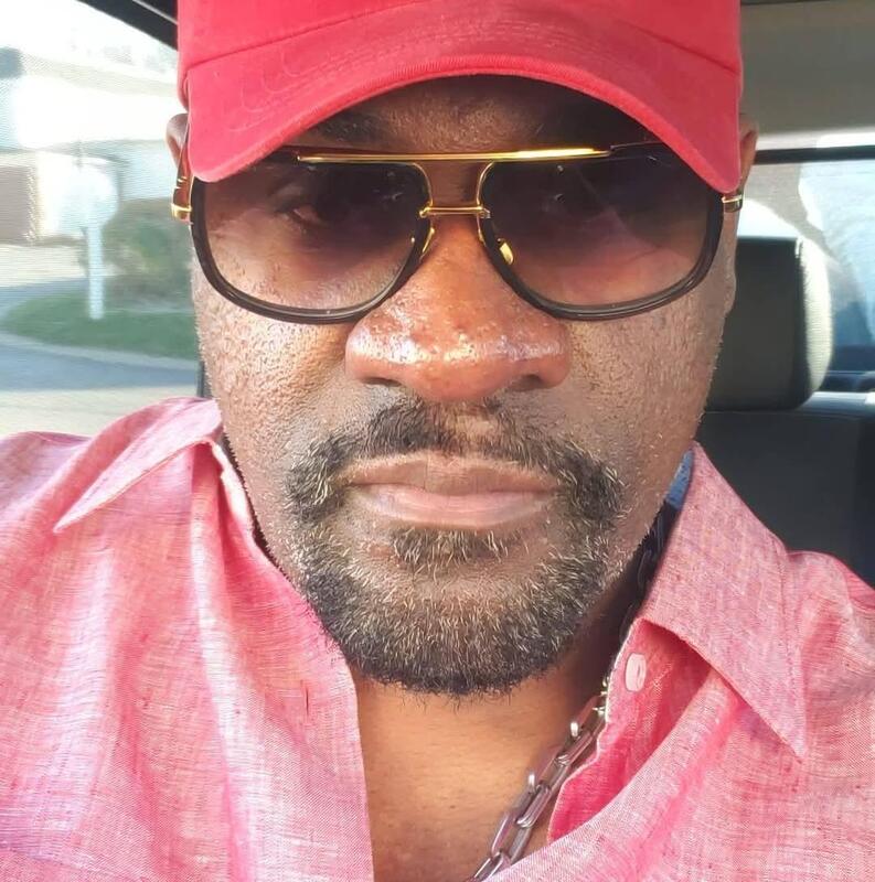 Date this beautiful United States man Robert from Detroit US25192