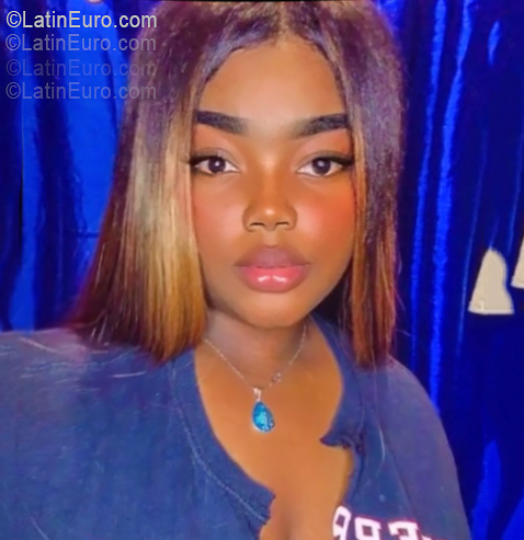 Date this lovely Dominican Republic girl Francelis from Santo Domingo DO55509