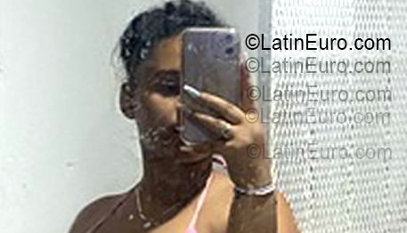 Date this good-looking Dominican Republic girl Reyna from Santo Domingo DO55514