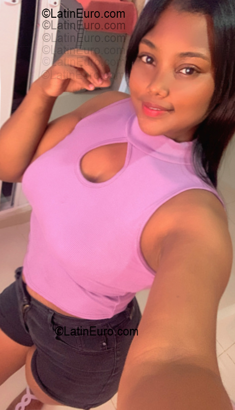 Date this georgeous Dominican Republic girl Yudy from Santo Domingo DO55516