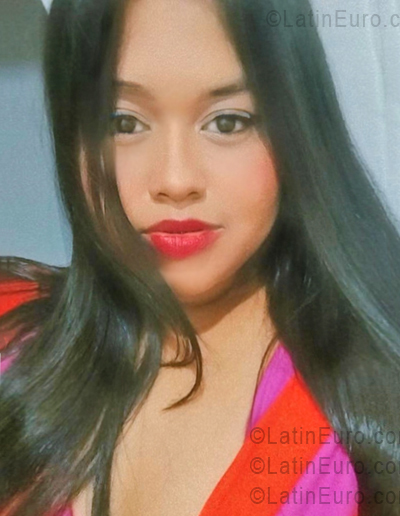 Date this cute Brazil girl Karolyne from Vila Velha BR12388