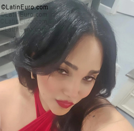 Date this stunning United States girl Jiselina from Detroit US25208